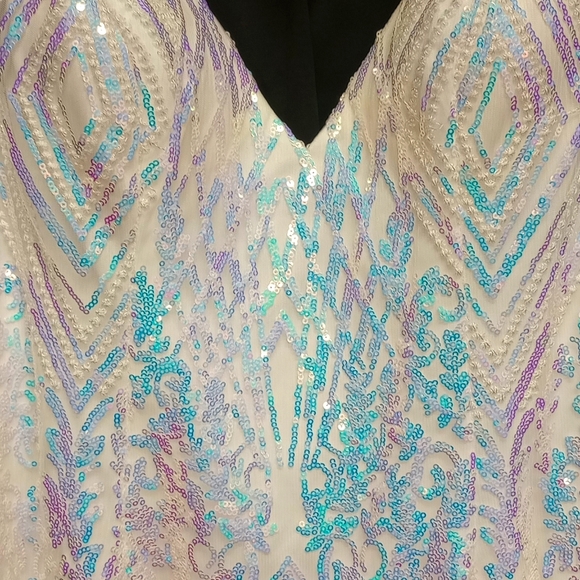 Dress - Picture 3 of 3